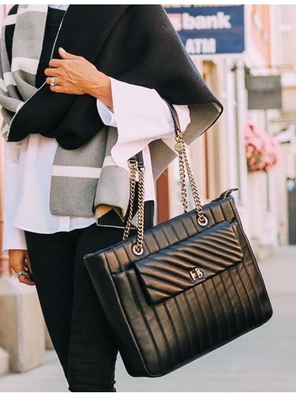 RARE Henri BENDEL 712 Zip Tote Black Quilted Puffy Leather Large Bag Gold Chain